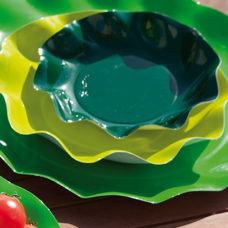 PIATTI  PIANI IN CARTONE COLORATI ONDULATI CM.24  x 10 pz